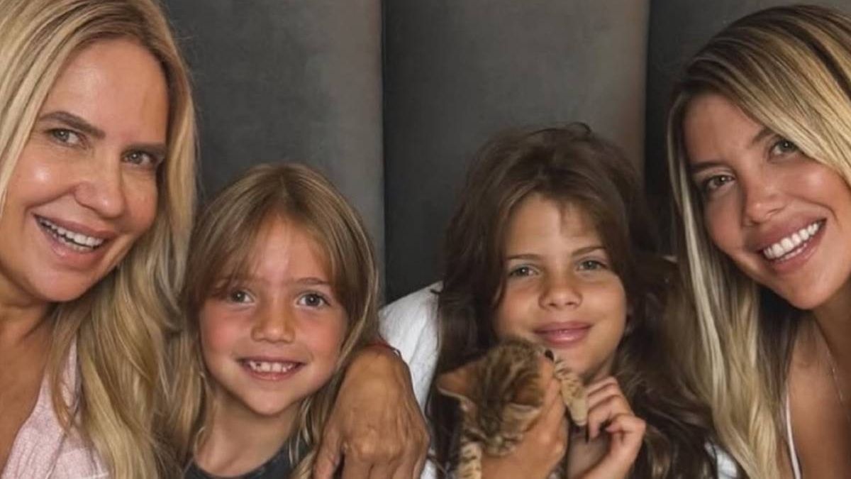 (8262)